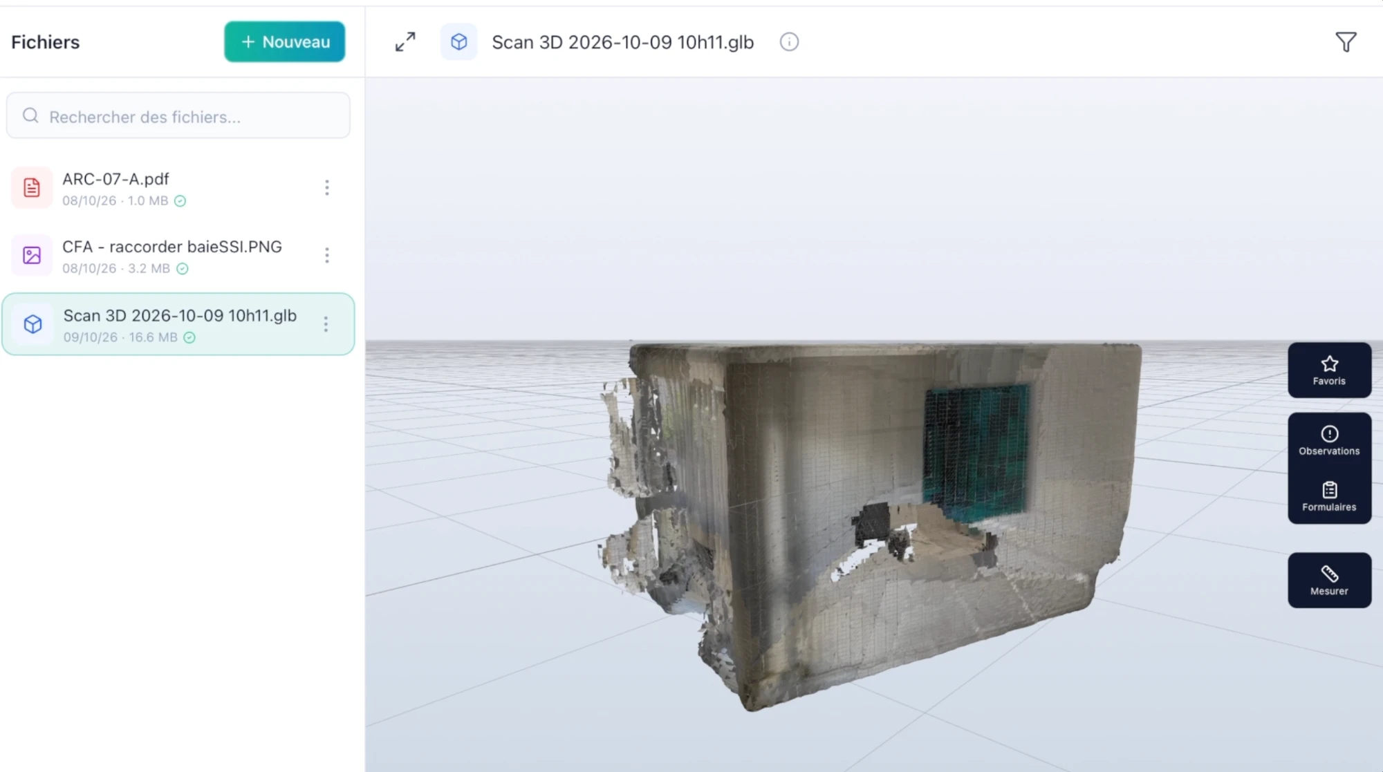 Le scan 3D ajouté à la liste des fichiers et affiché en 3D, avec les boutons Favoris, Observations, Formulaires et Mesurer